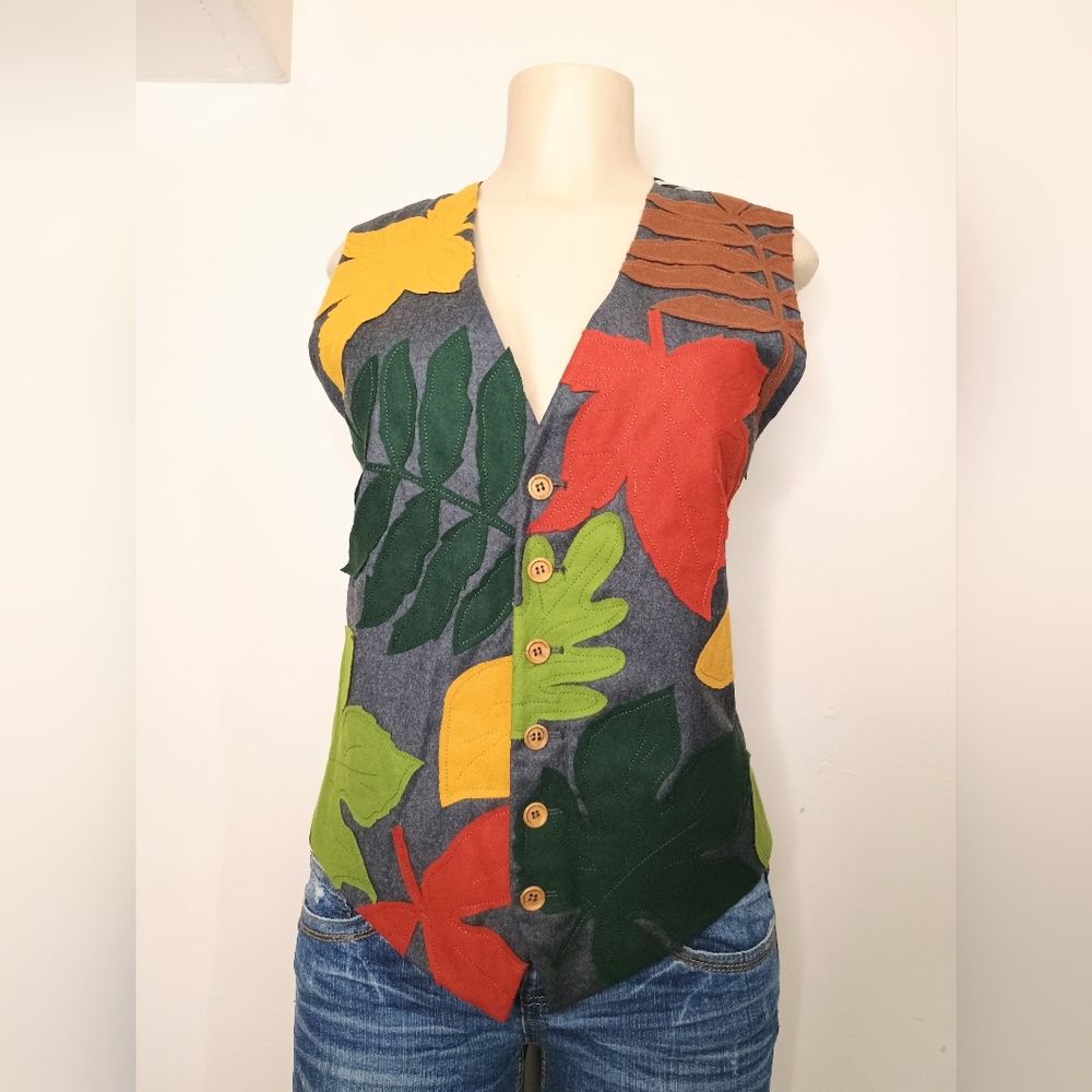 Moschino Cheap & Chic Leafprint Vest. Large